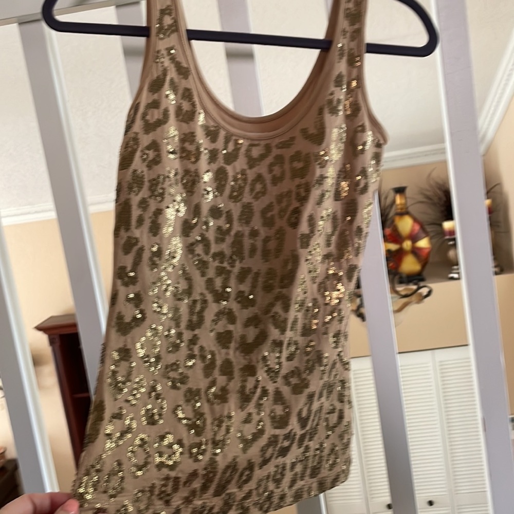 Cache tank top